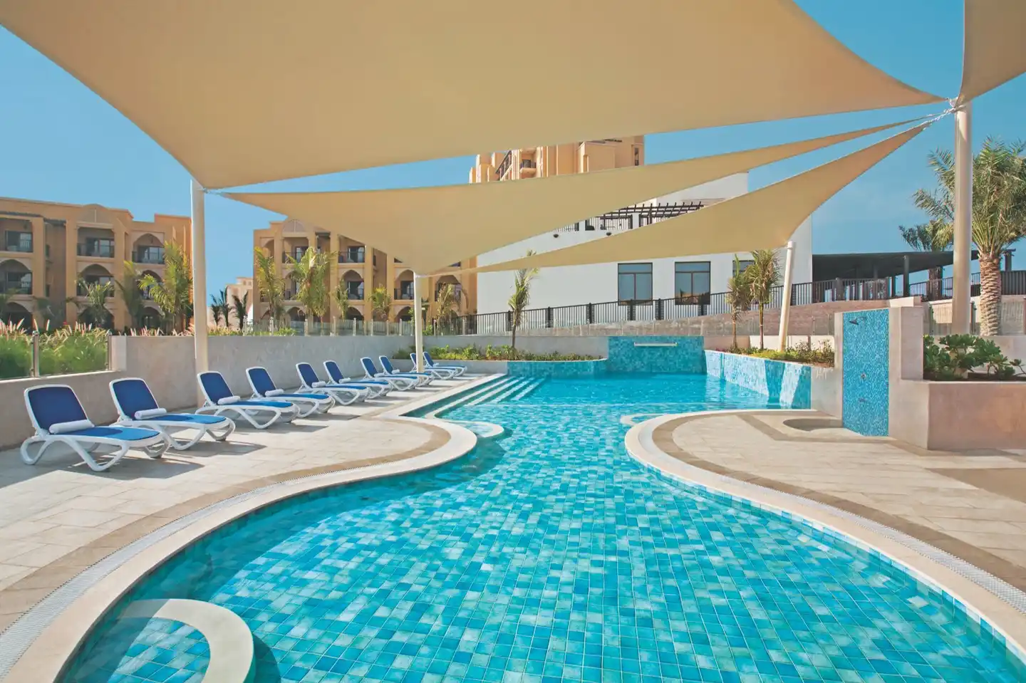 DoubleTree by Hilton Resort & Spa Marjan Island Hallenbad