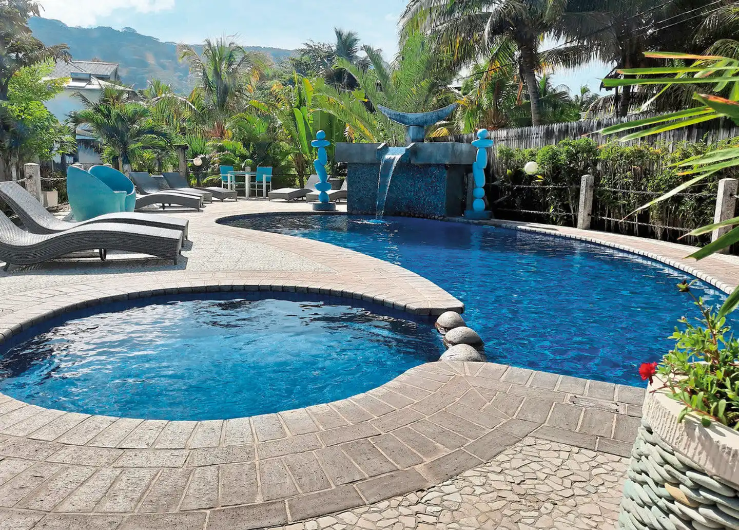 Cabanes des Anges Pool
