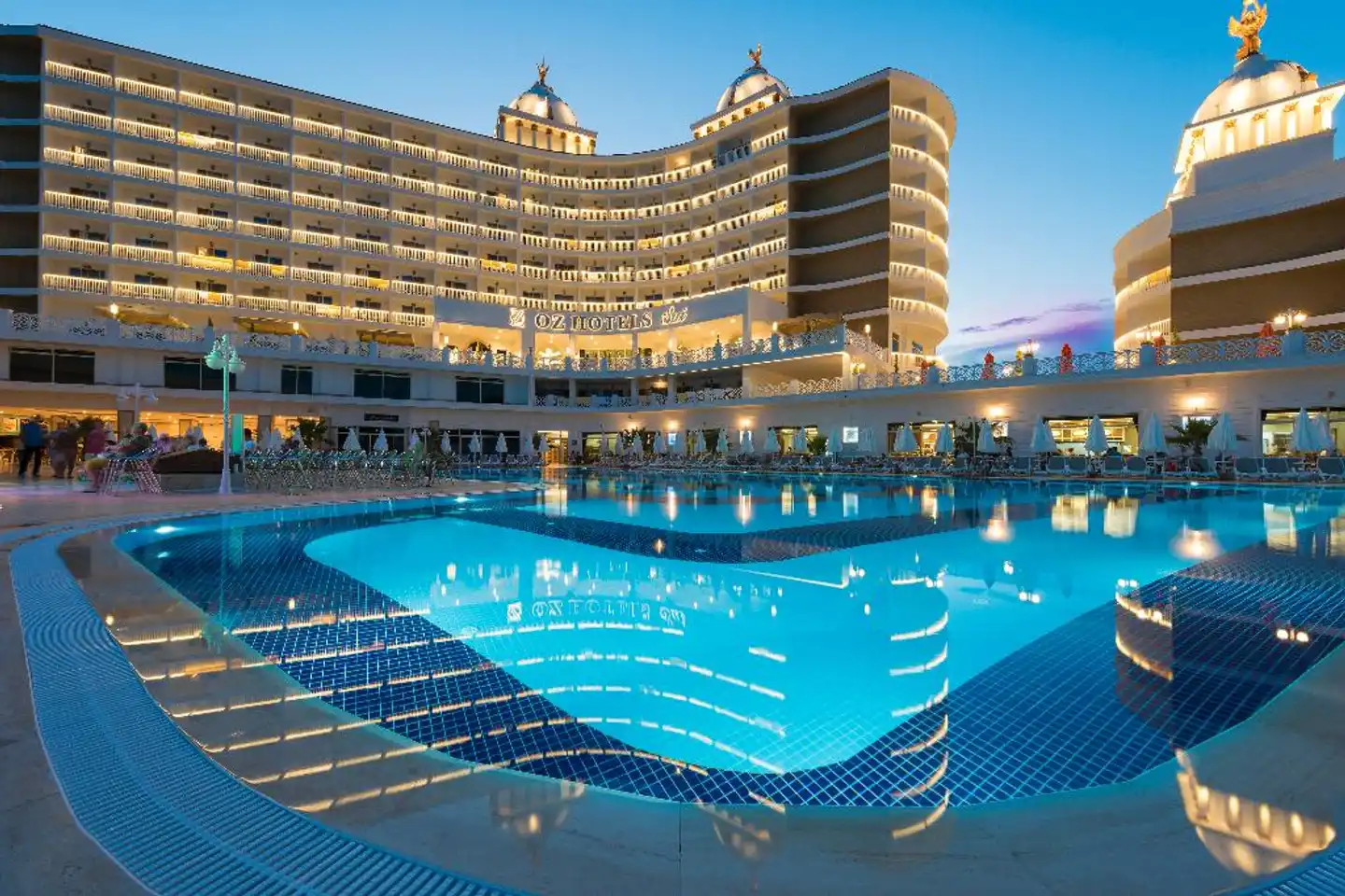 OZ SUI Resort Hotel Pool