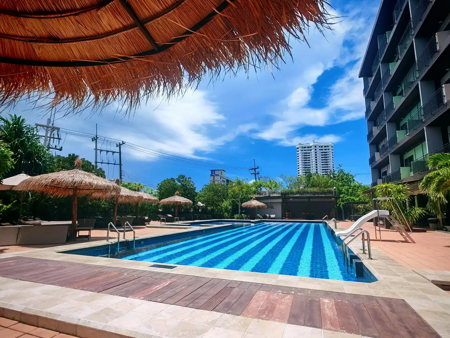Savotel Pool