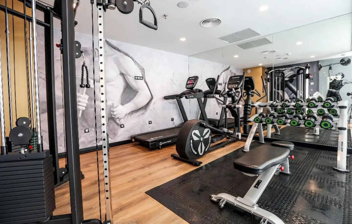 Design Plus Bex Hotel Sport und Entertainment