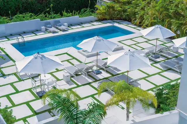 Mullins Grove Pool