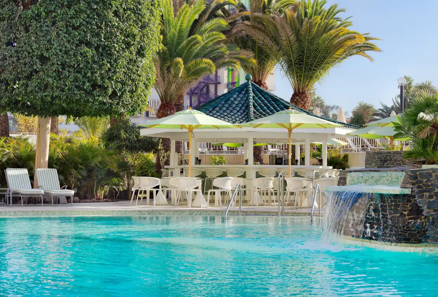 Seaside Sandy Beach Pool