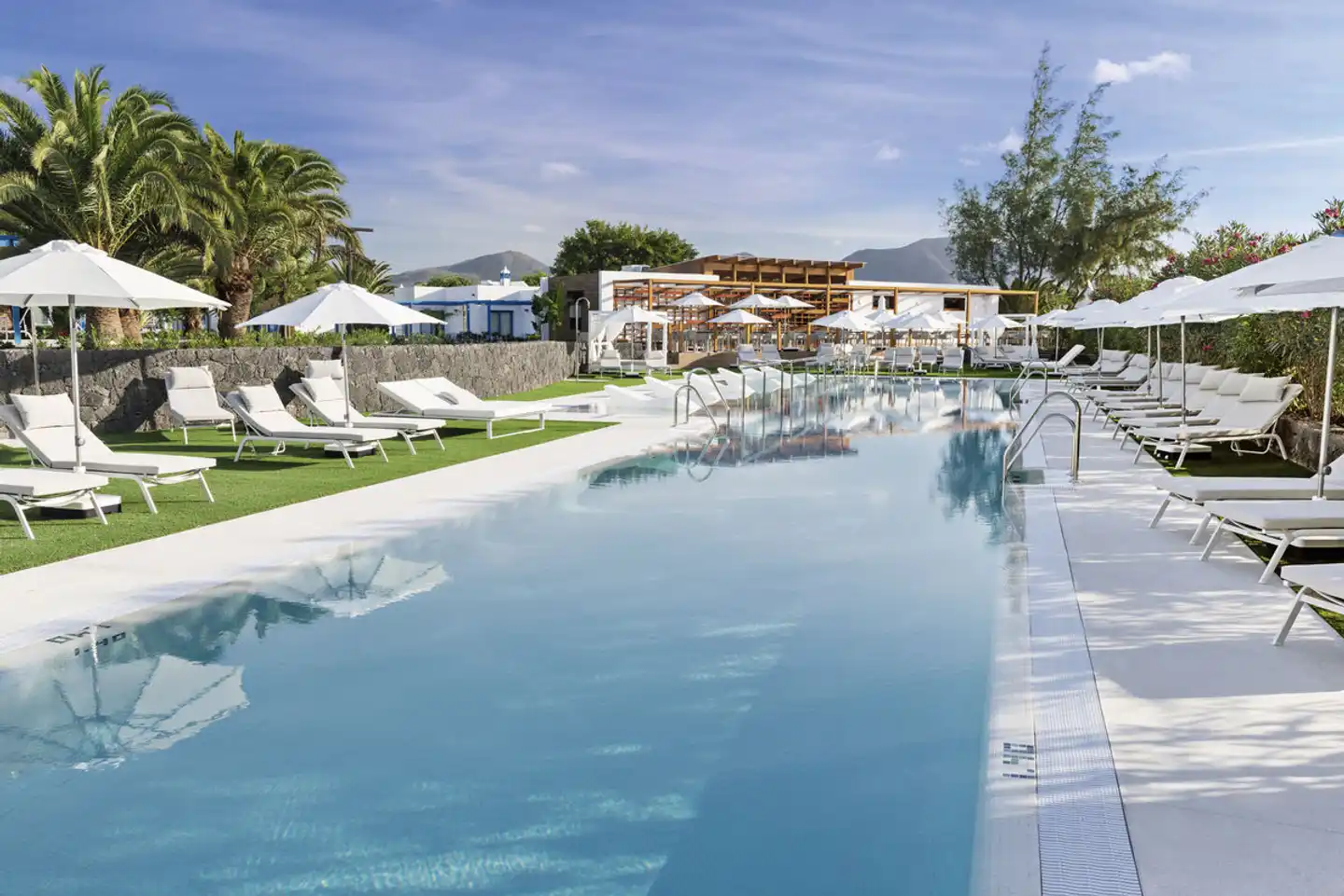 Elba Lanzarote Royal Village Resort Pool