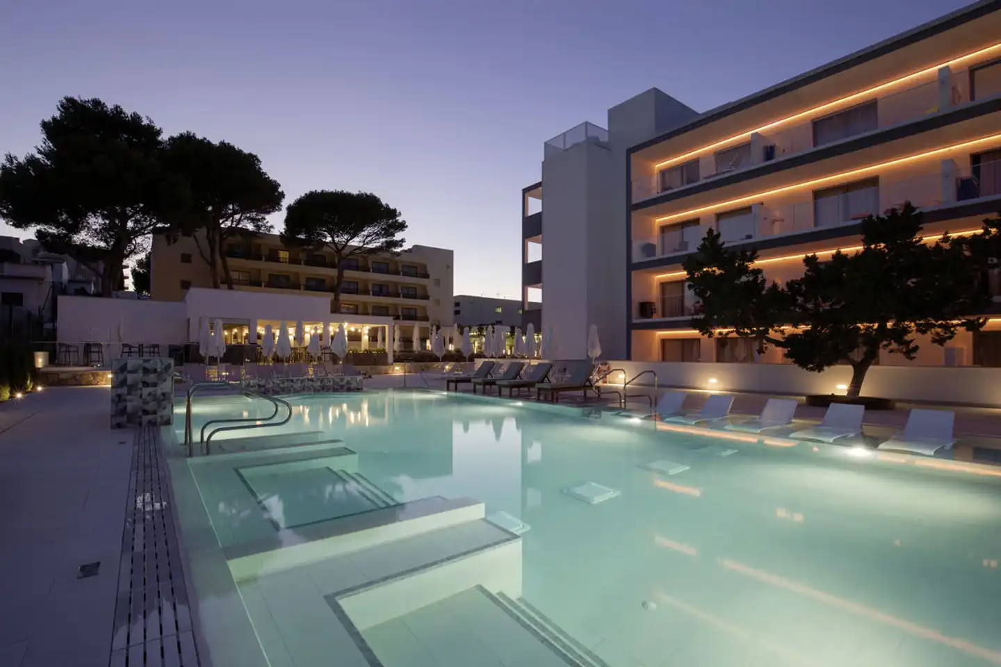 Bella Playa & Spa Pool