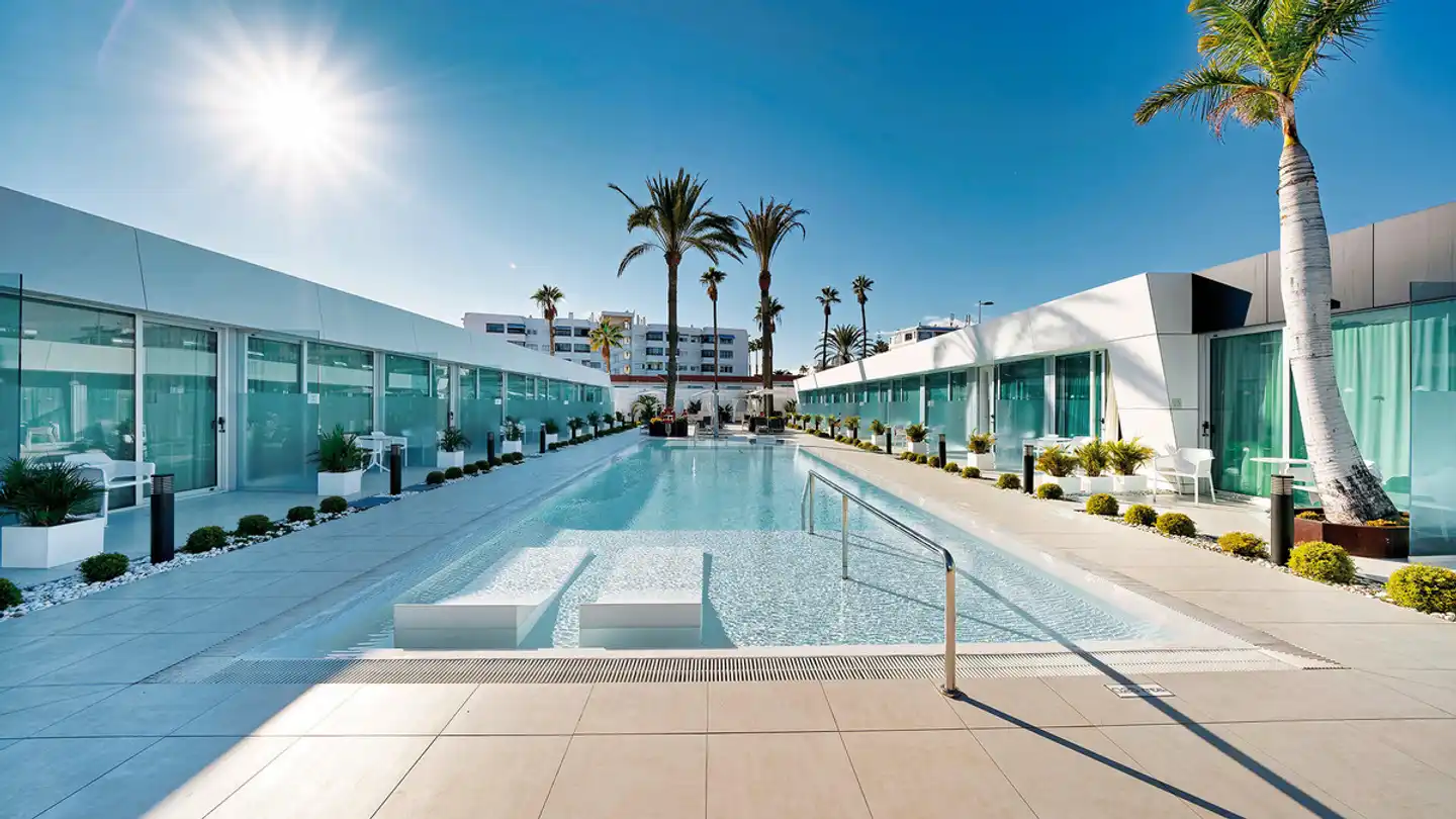 Nayra Pool