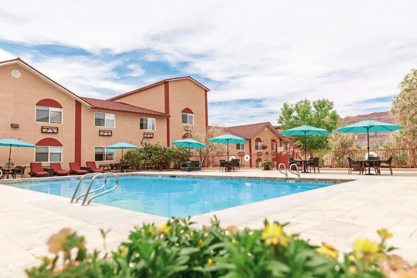Aarchway Inn Pool