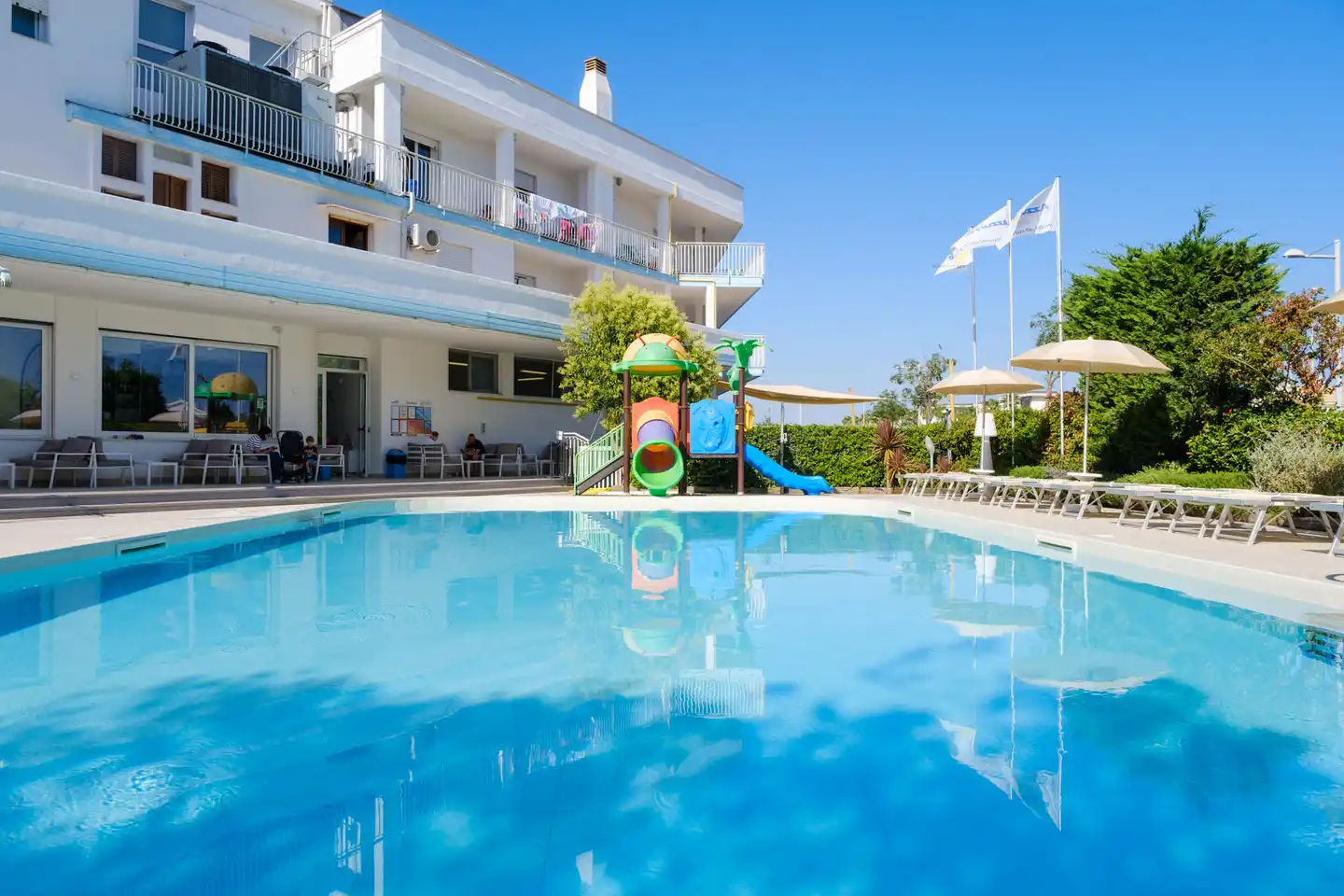 Family Hotel Alexander - Azzurro Club Vacanze Pool