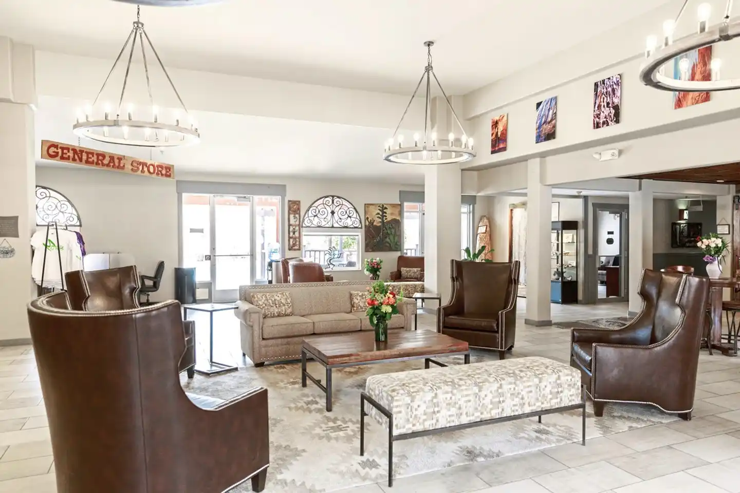 Aarchway Inn Lobby