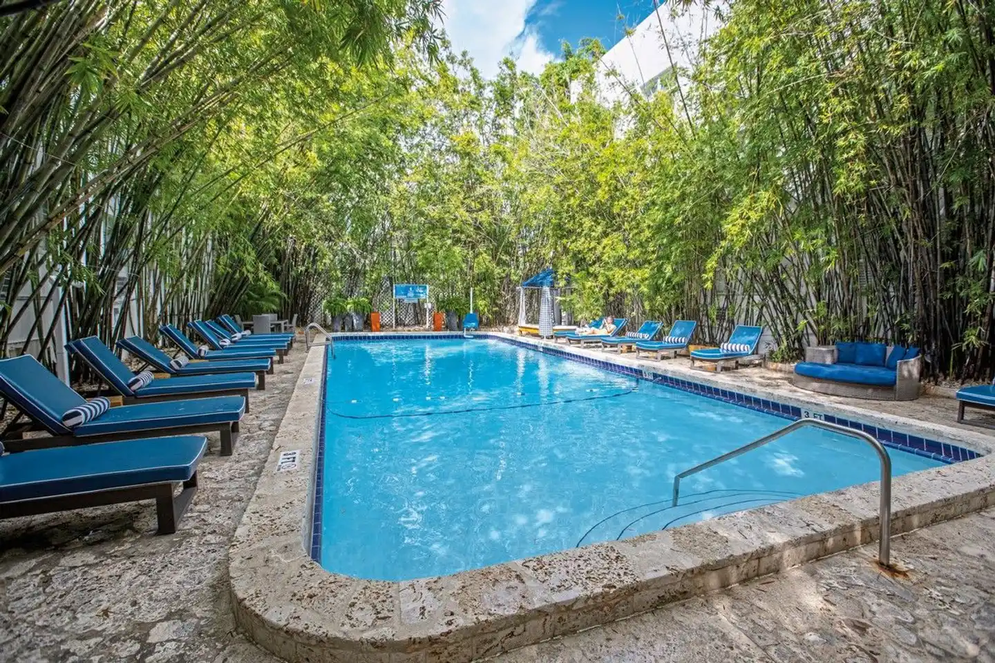 Catalina Hotel Pool