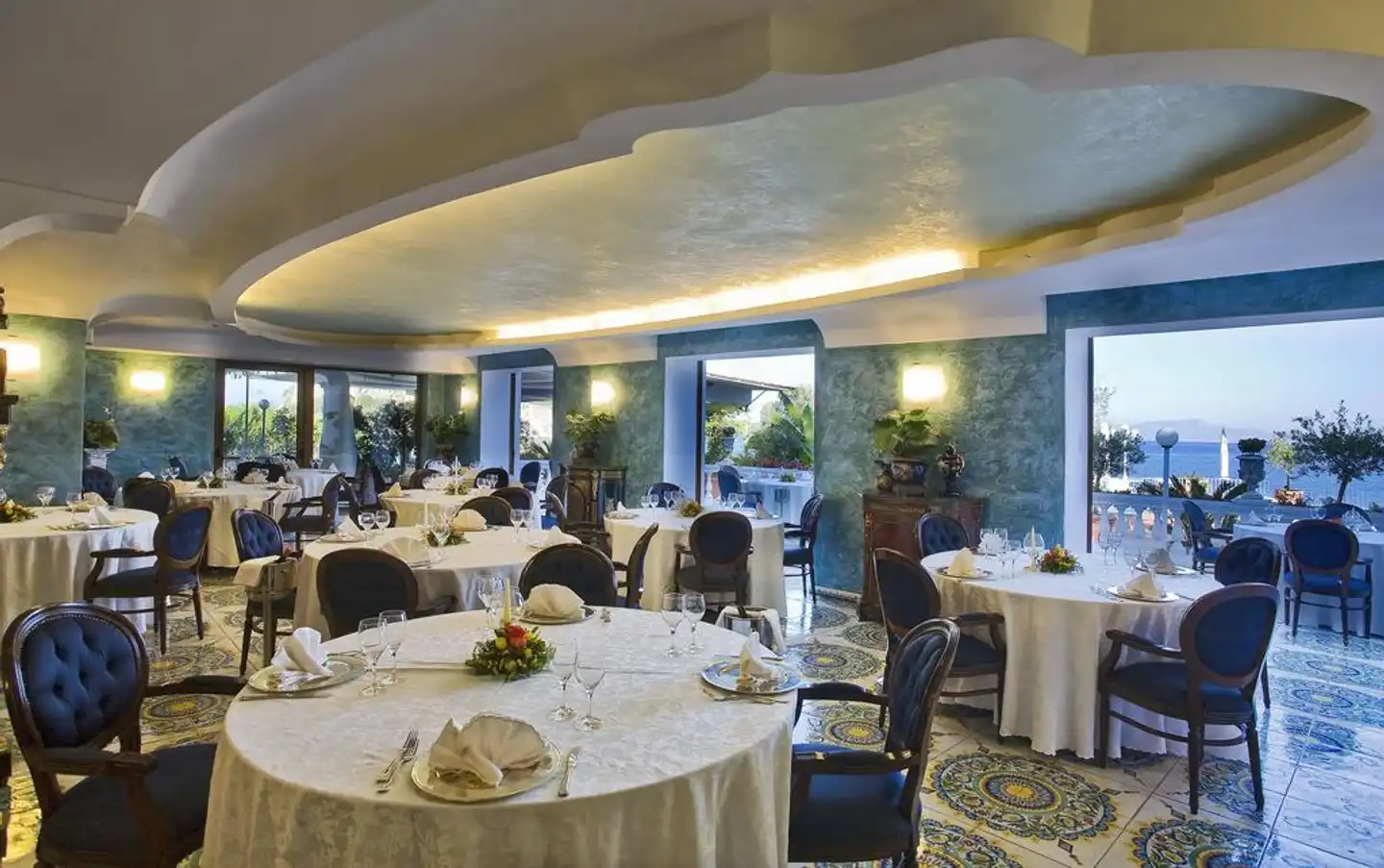 Strand Hotel Delfini Restaurant