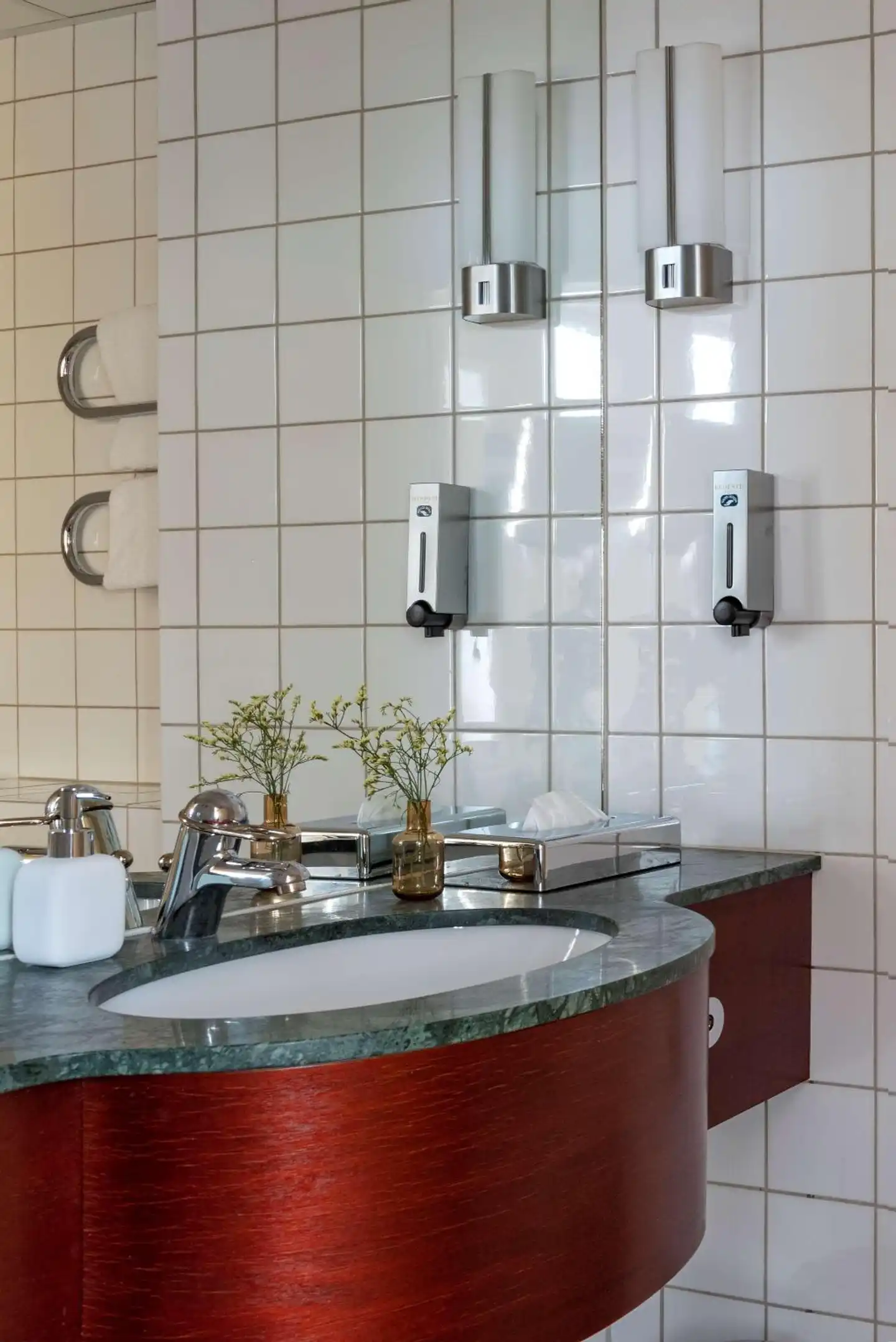 First Hotel Millennium Badezimmer