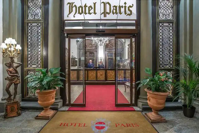 Paris Lobby