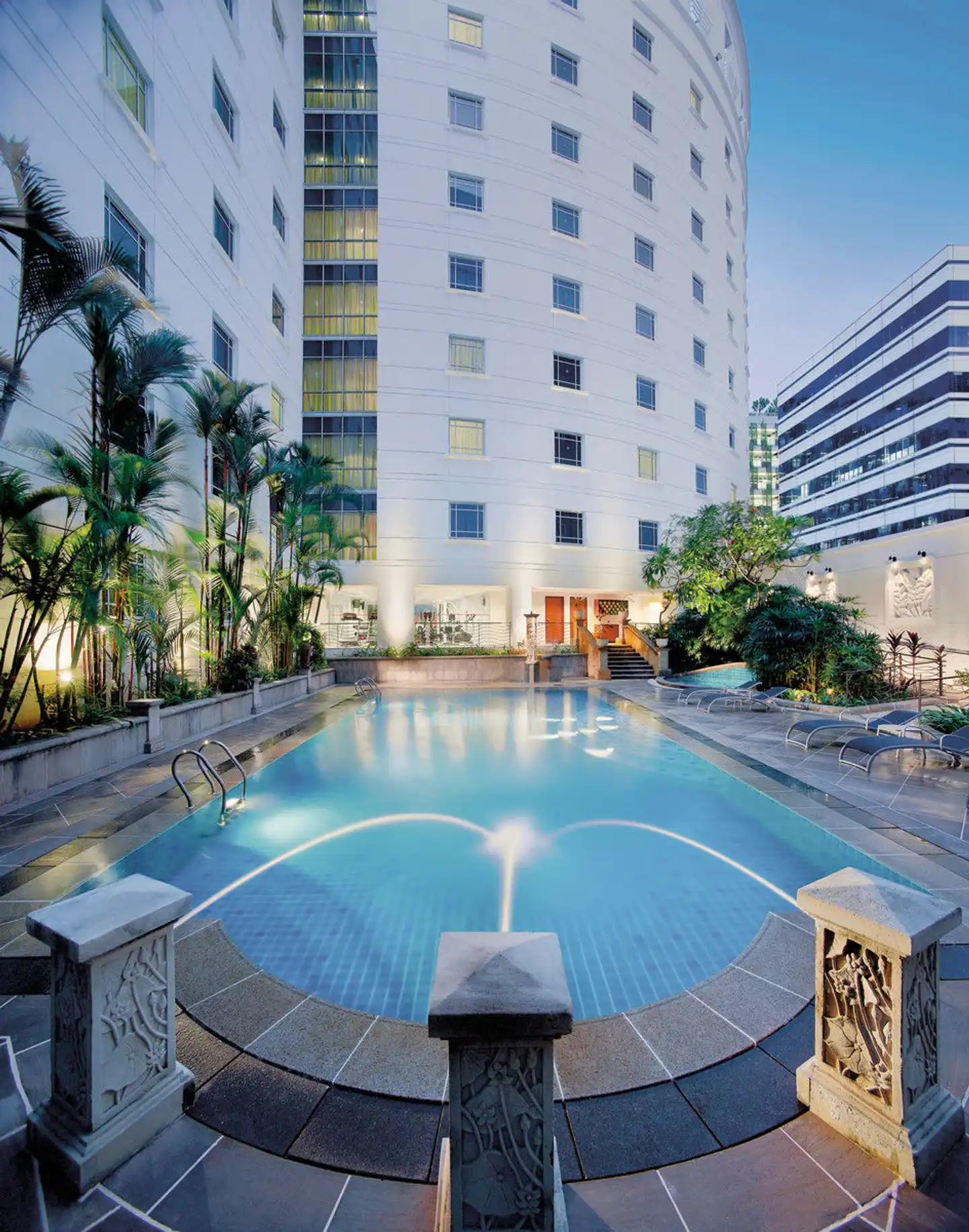 Rendezvous Hotel Pool