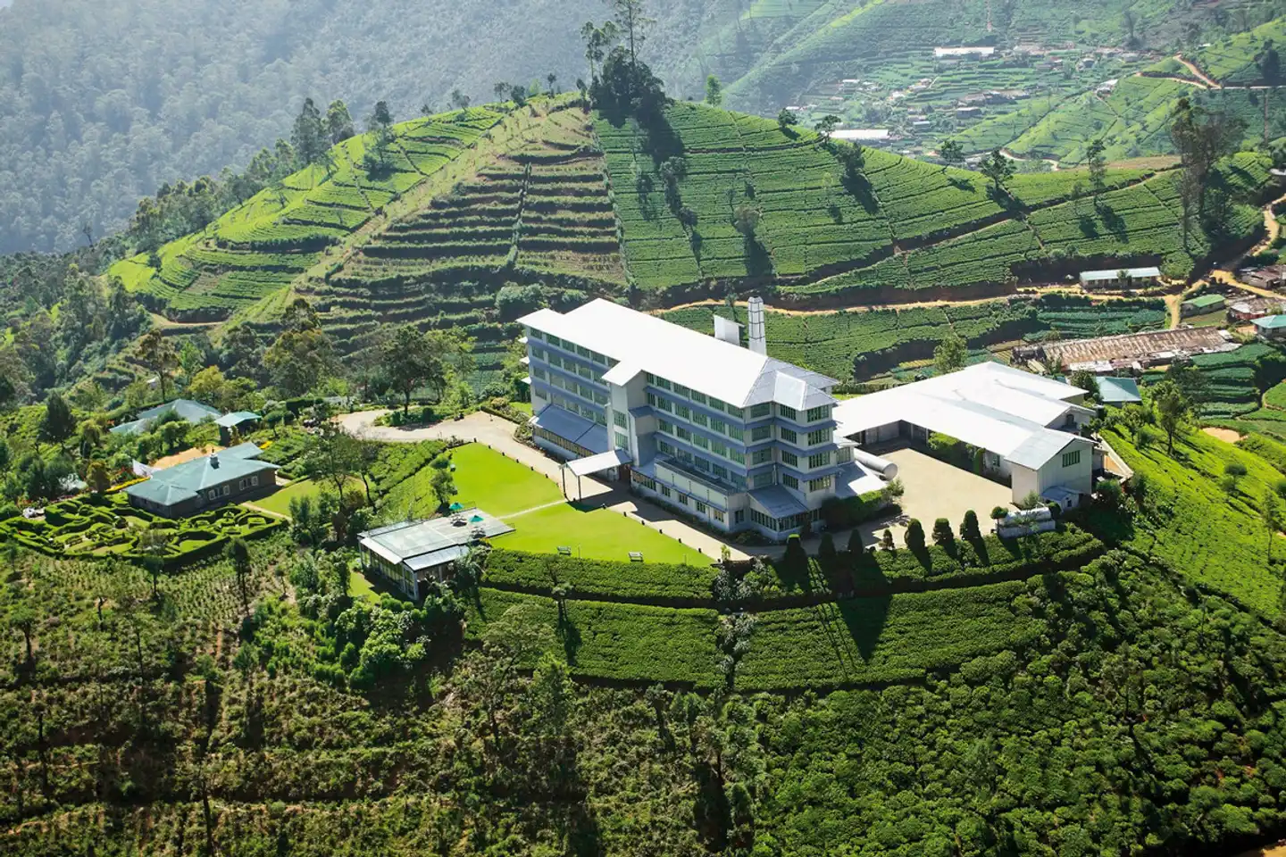 Heritance Tea Factory Hotel Aussenansicht