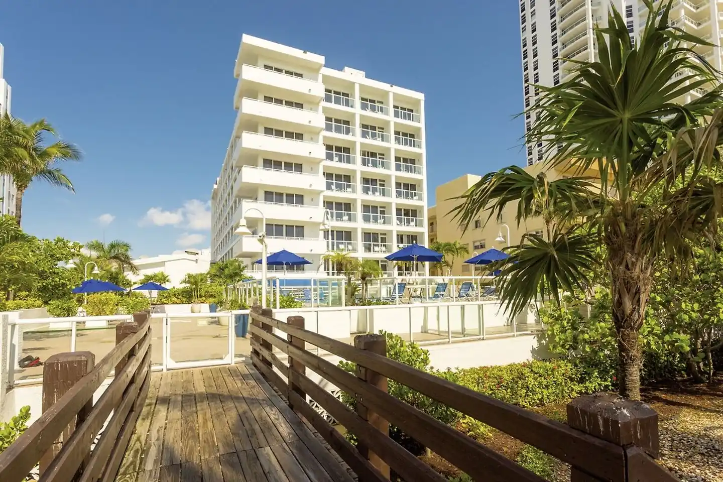 Best Western Plus Atlantic Beach Resort Aussenansicht