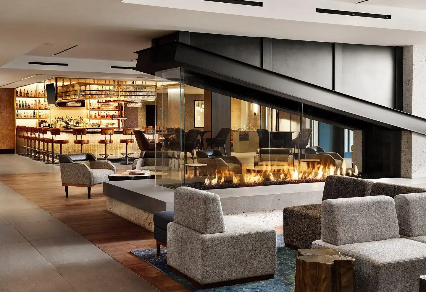 Hotel Alpenrock Breckenridge, Curio Collection by Hilton Bar