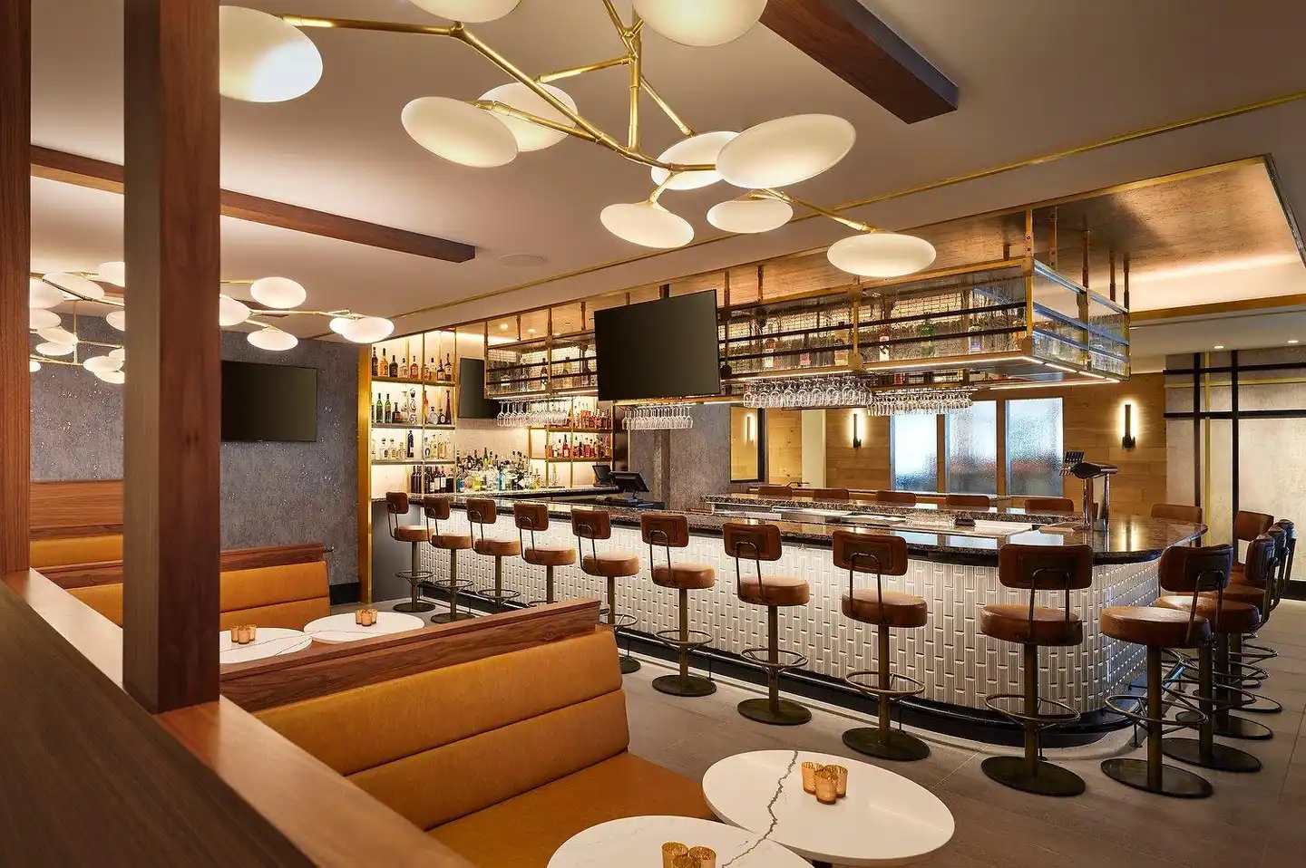 Hotel Alpenrock Breckenridge, Curio Collection by Hilton Bar