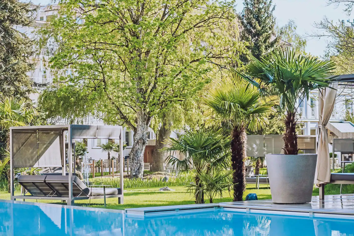 Das Parkhotel Pool