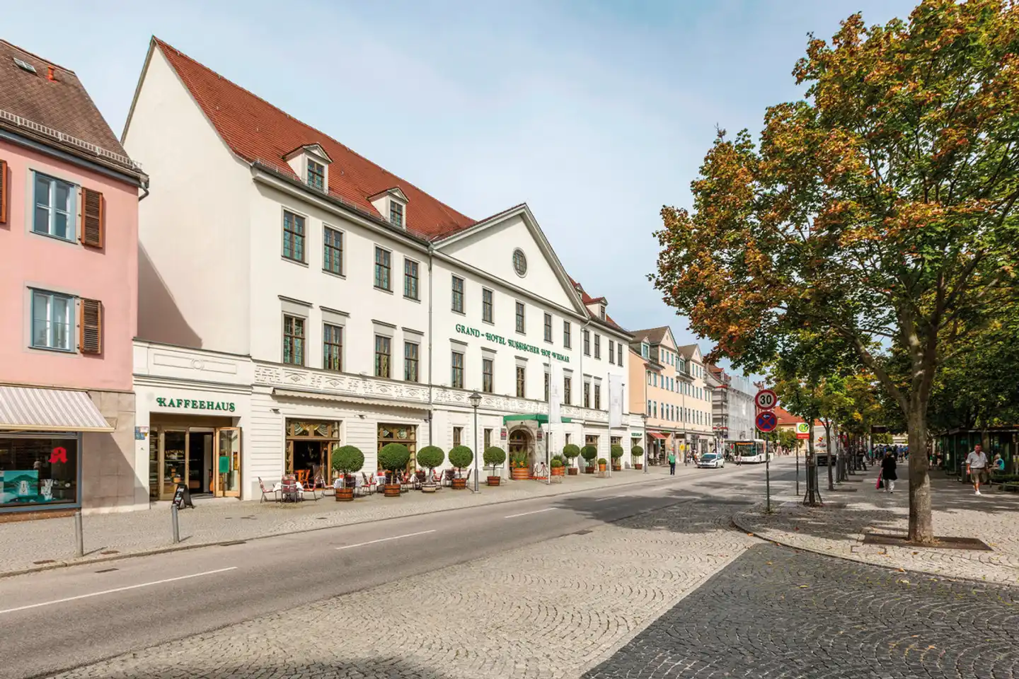 Best Western Premier Grand Hotel Russischer Hof Aussenansicht