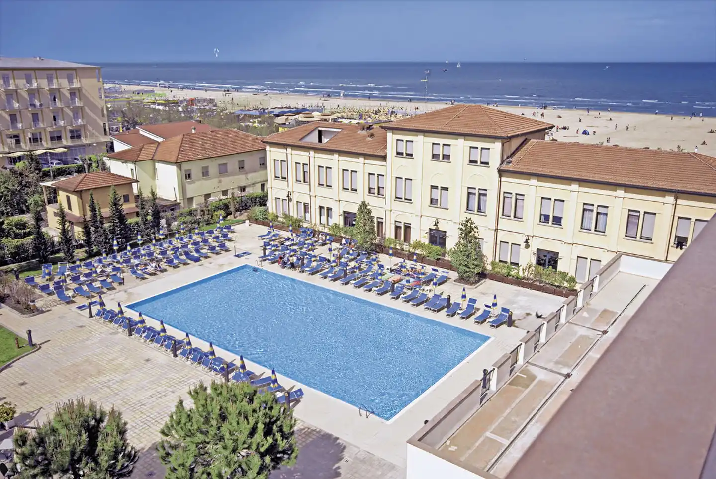 Club Hotel Dante Pool