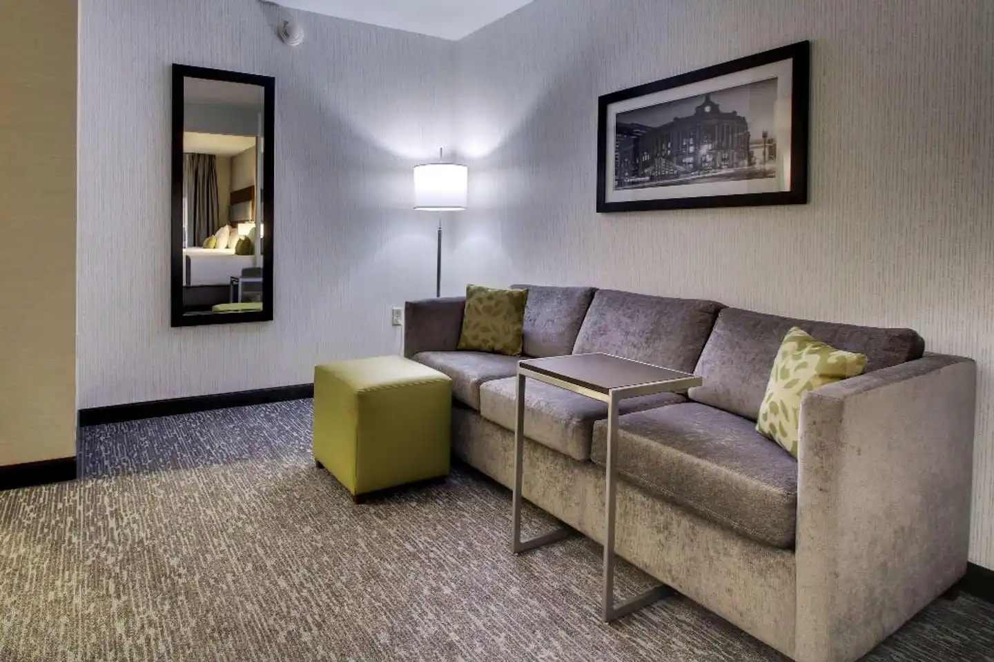 Best Western PLUS Roundhouse Suites Boston Lobby