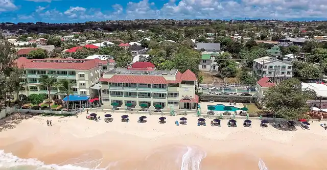 Coral Mist Beach Hotel Aussenansicht