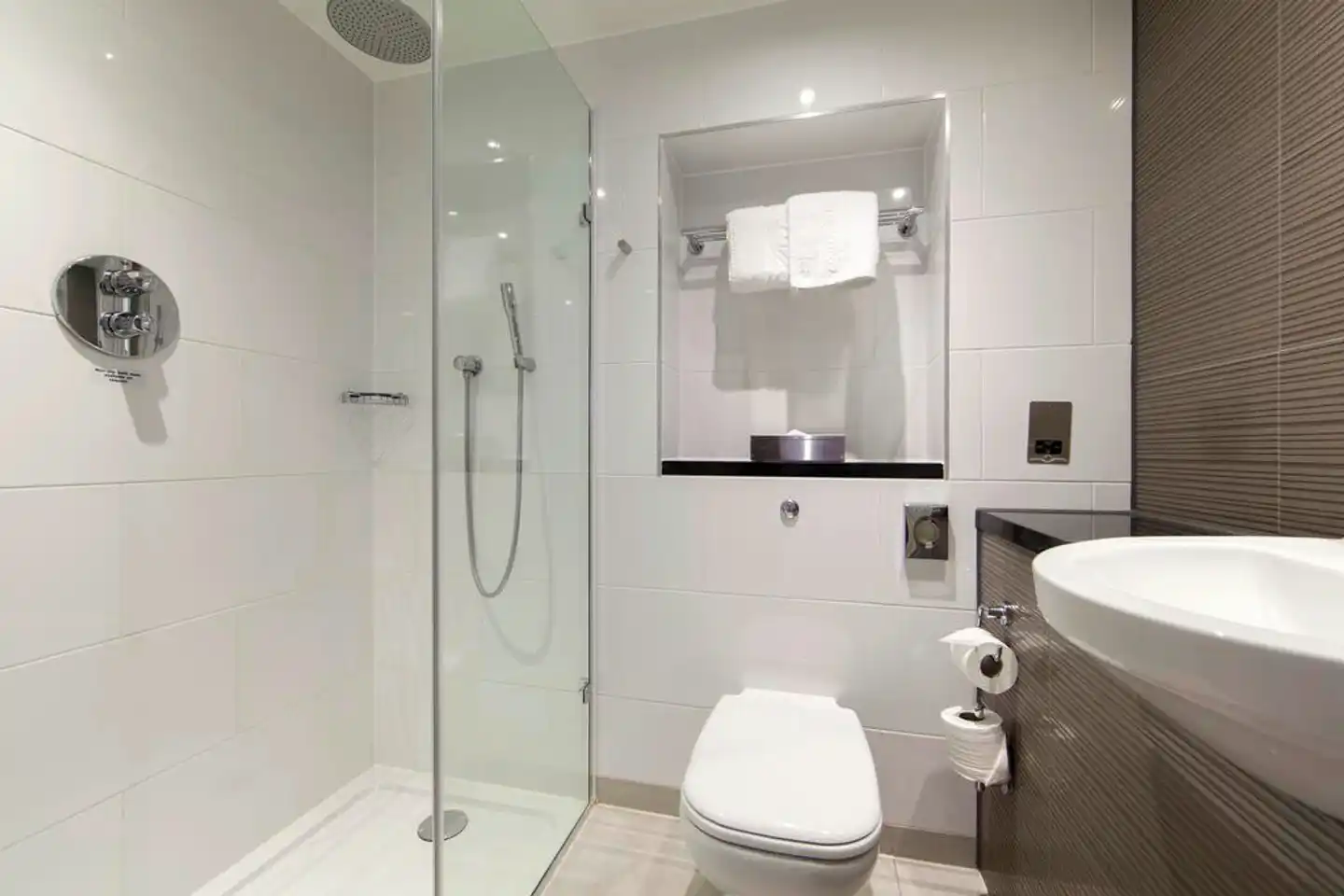 Thistle Kensington Gardens Badezimmer