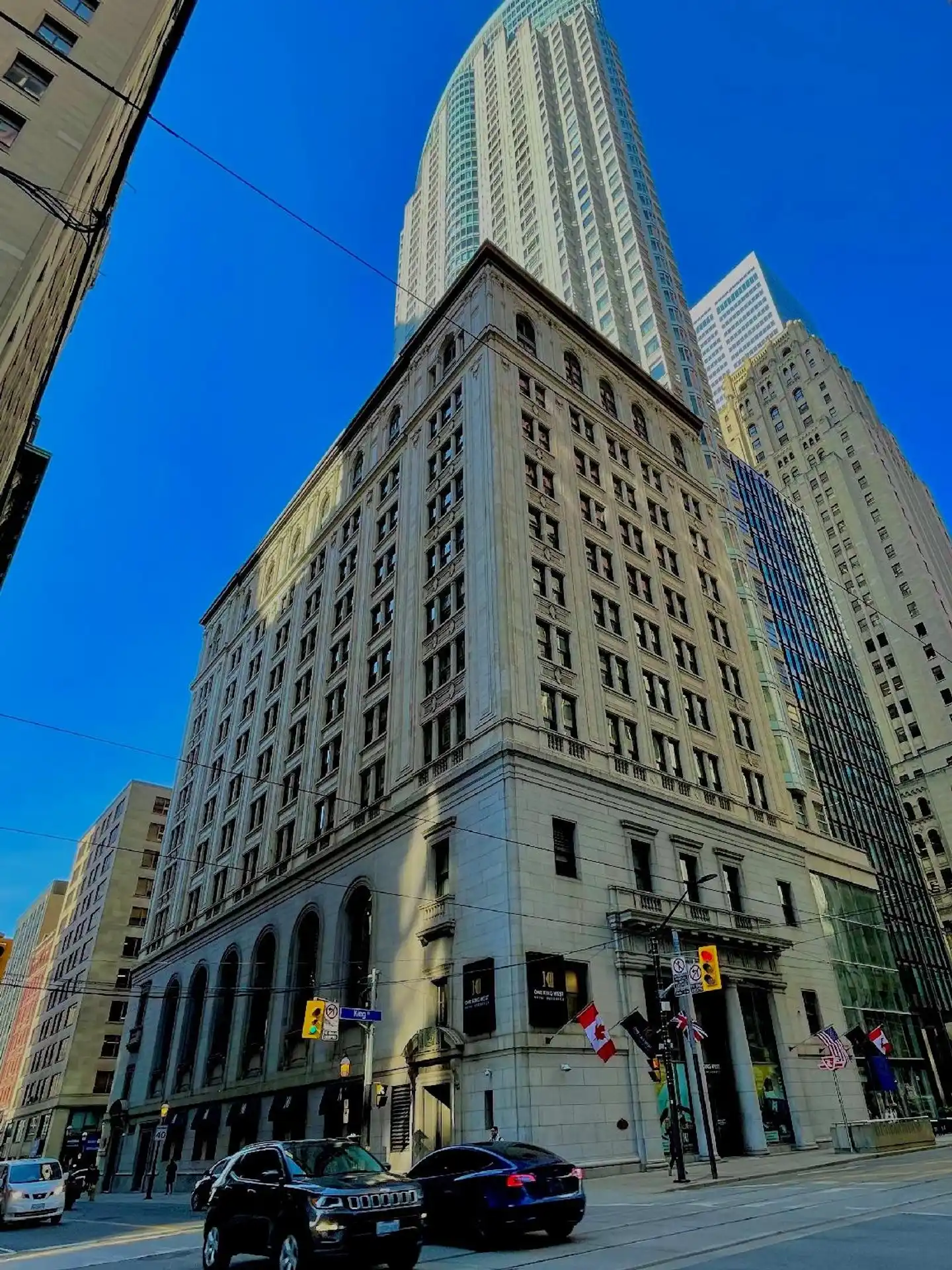 One King West Hotel and Residence Aussenansicht