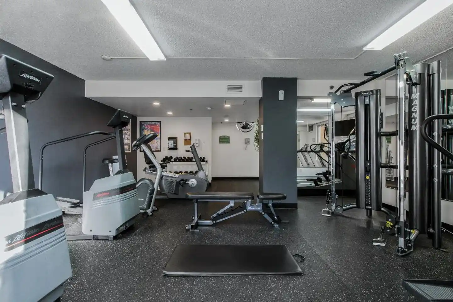 Hôtel Faubourg Montréal Sport und Entertainment