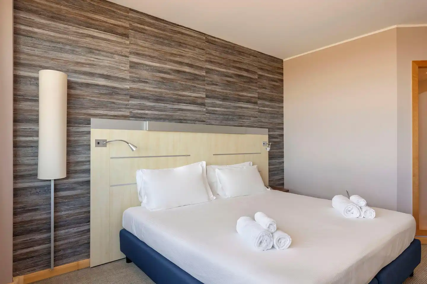 Holiday Inn Express Langhe Cherasco Badezimmer