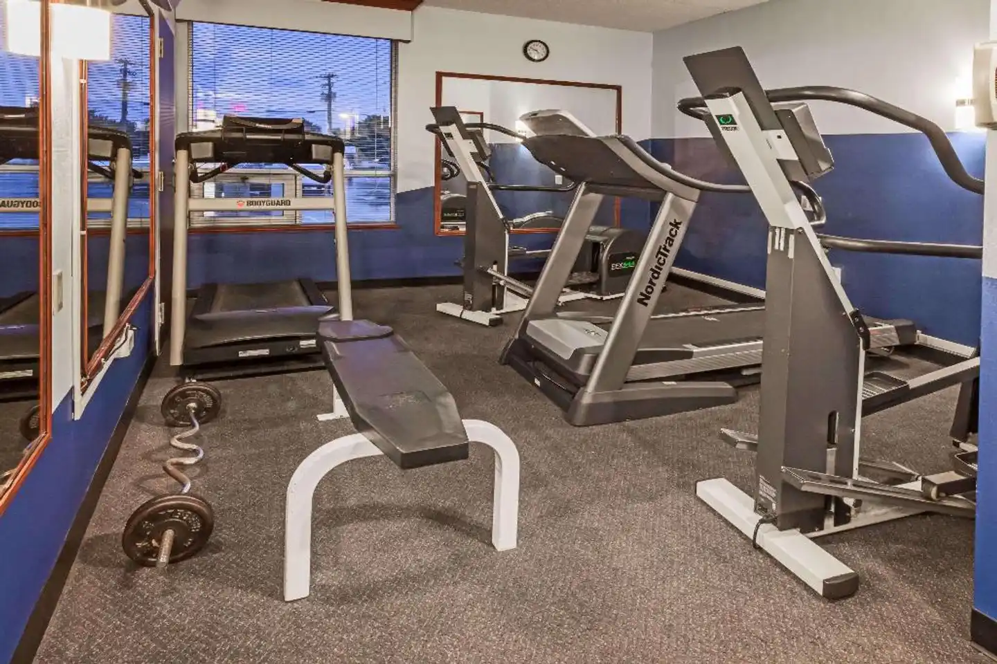 Ramada Hotel Fredericton Sport und Entertainment