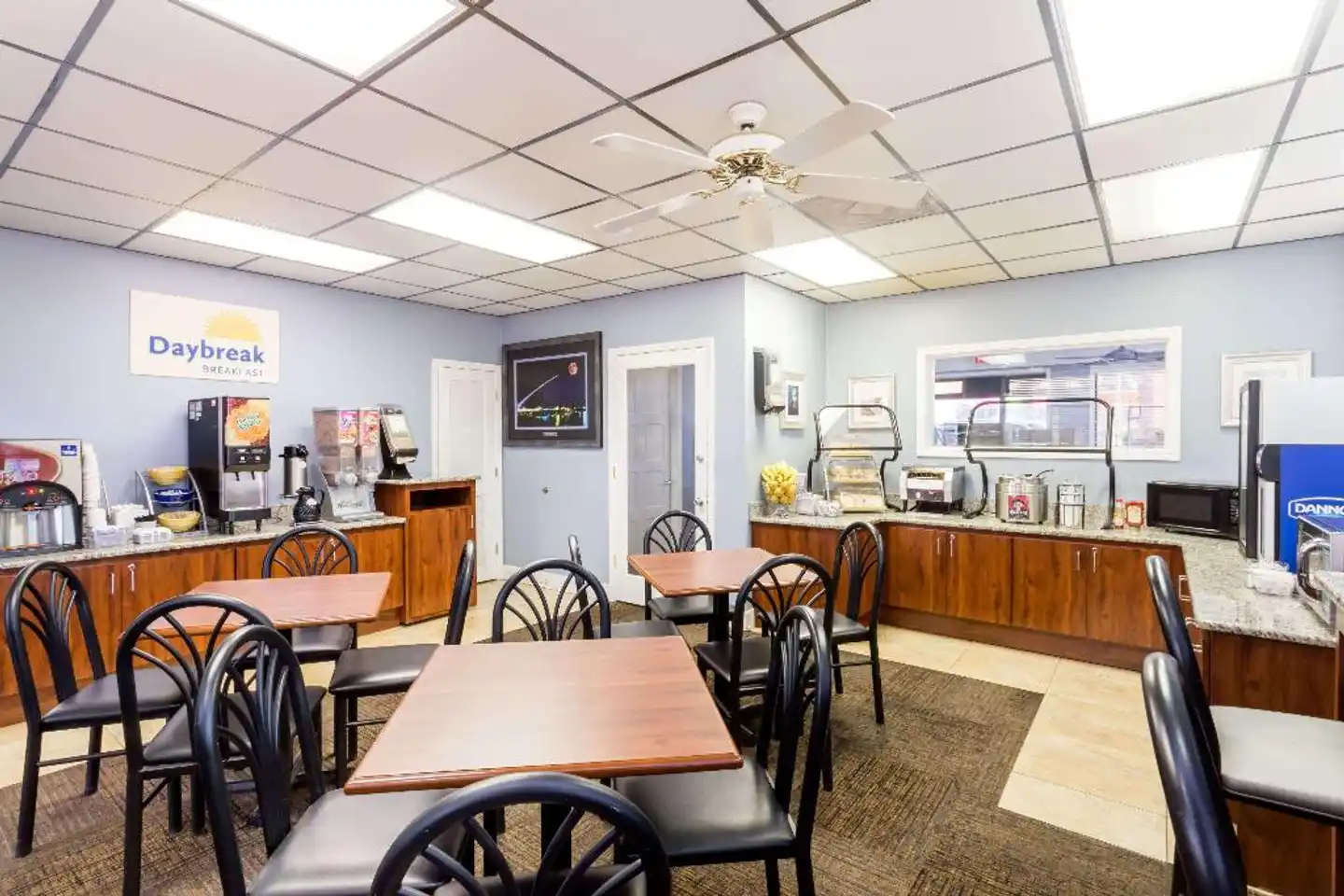 Days Inn by Wyndham Cocoa Beach Port Canaveral Sport und Entertainment