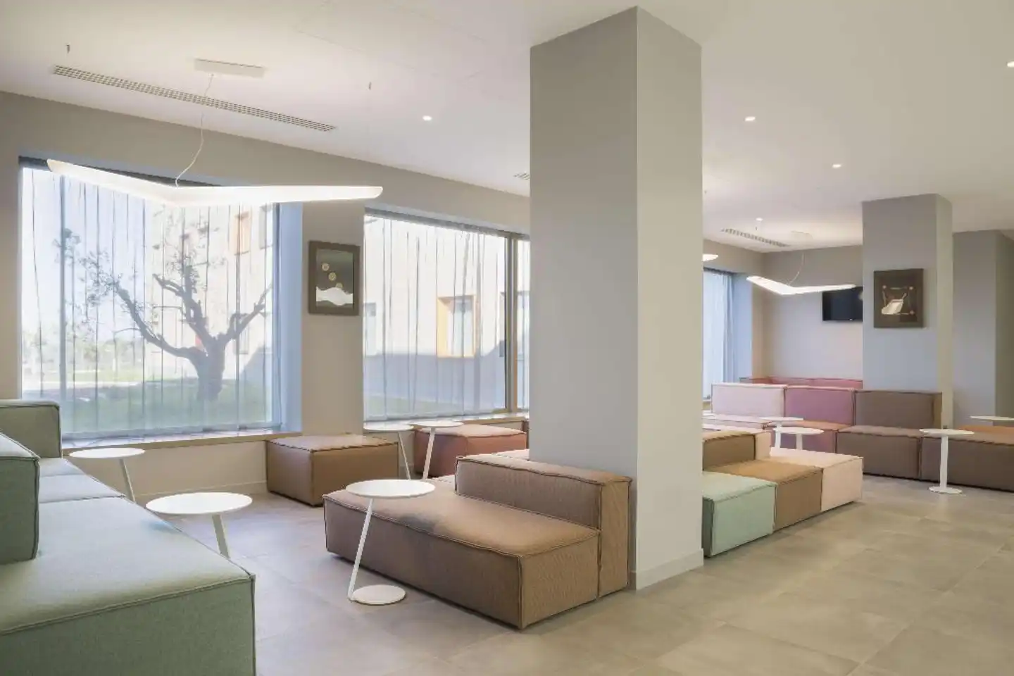 Hampton by Hilton Rome East Lobby