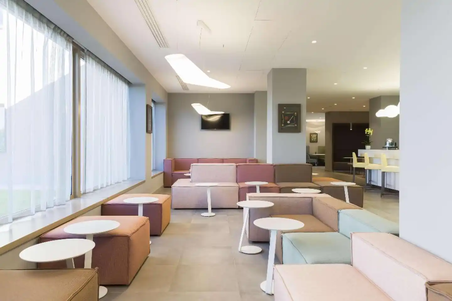 Hampton by Hilton Rome East Lobby