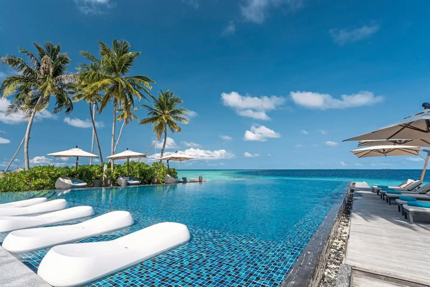 Fushifaru Maldives Pool