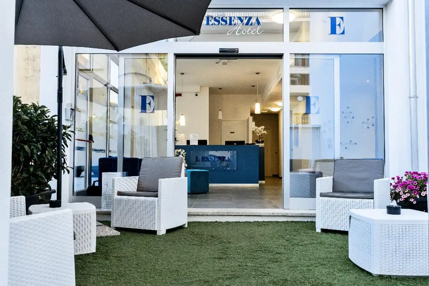 Essenza Hotel Lobby
