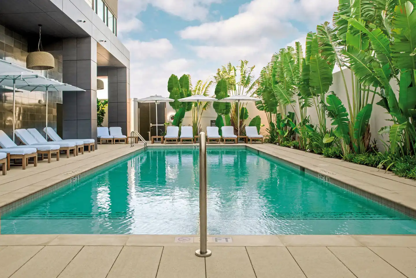 ette Hotel Pool