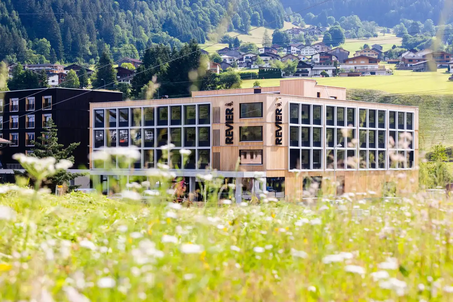 Revier Mountain Lodge Montafon Aussenansicht