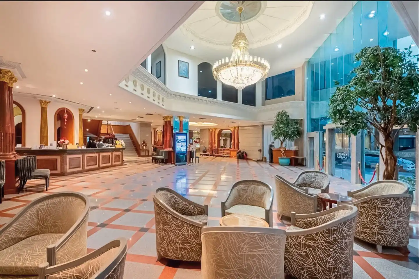 Royal Benja Hotel Lobby