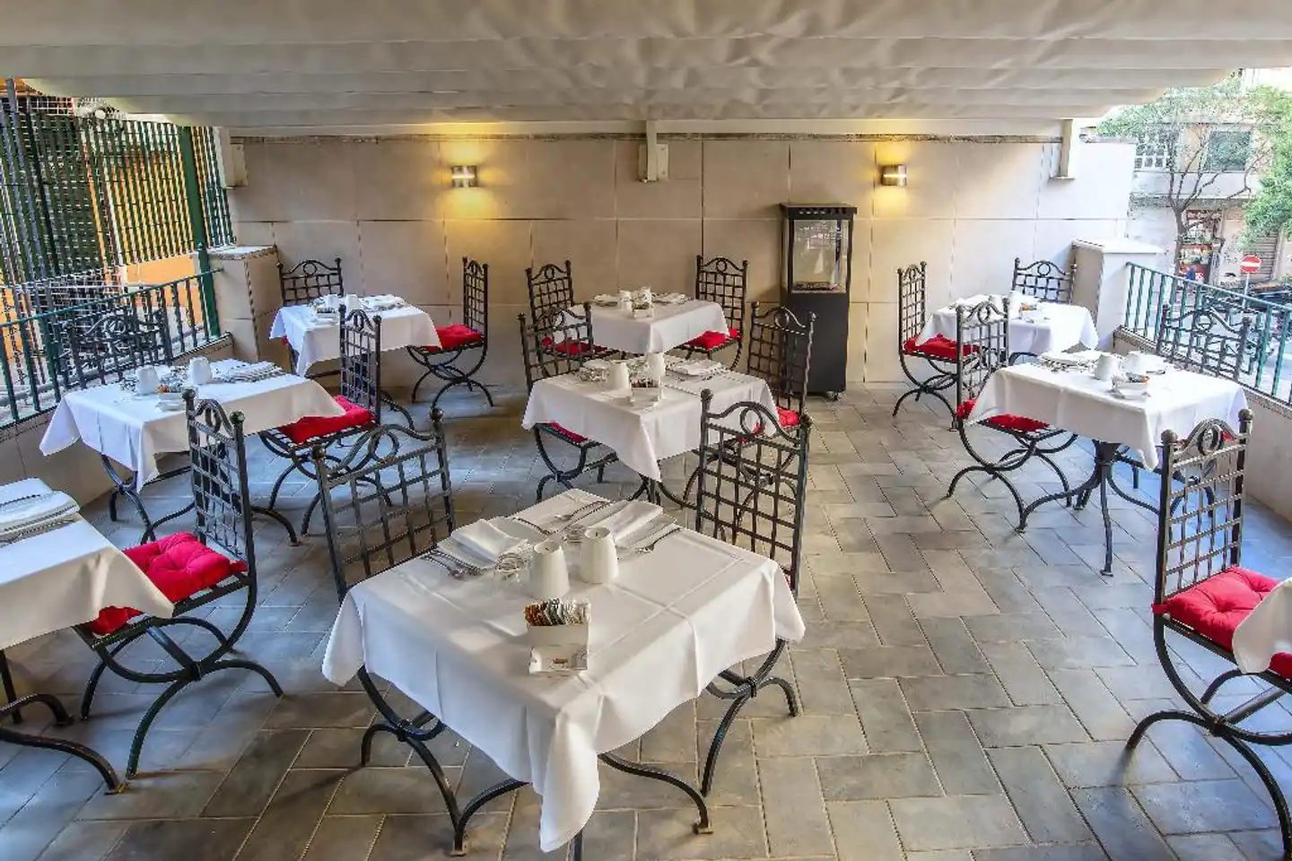 River Palace Hotel Restaurant