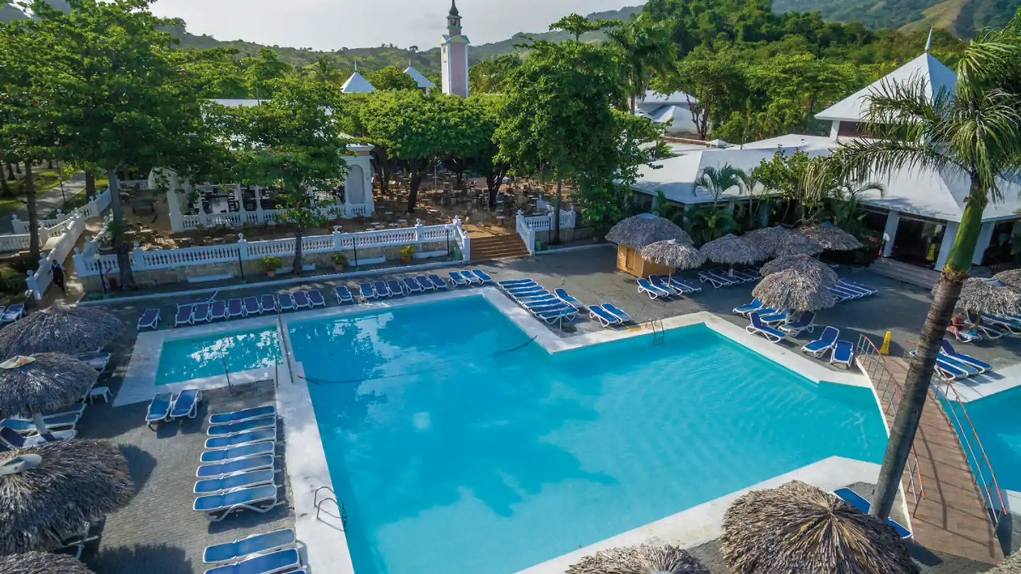 Playabachata Spa Resort Pool