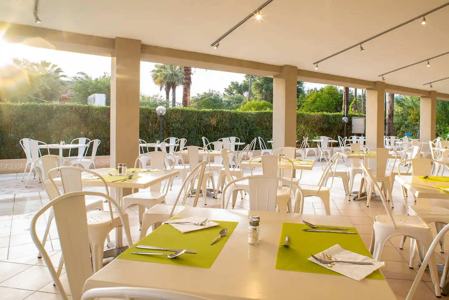 CNic Gemini Hotel Restaurant