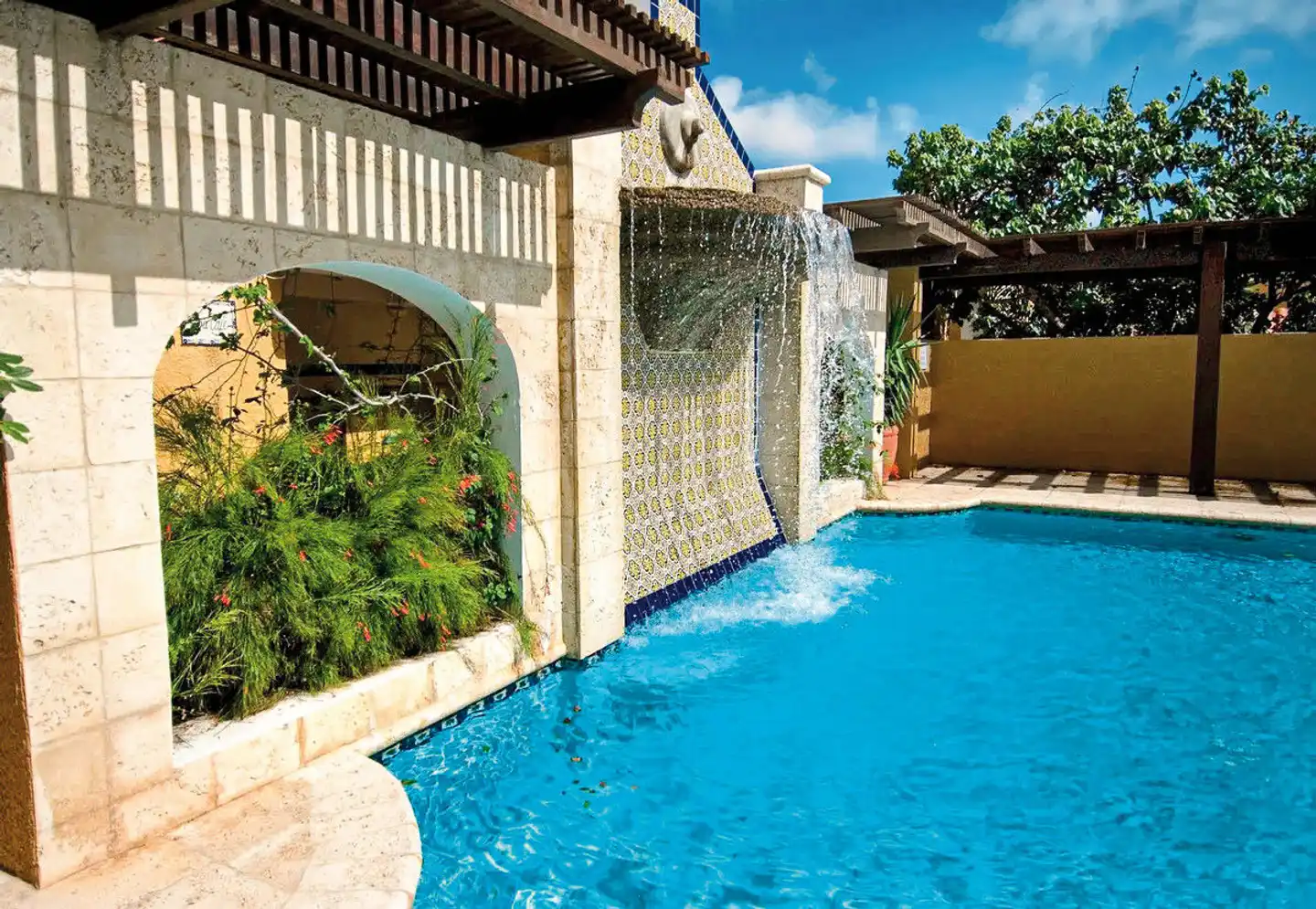 Harbour Village Beach Club Pool