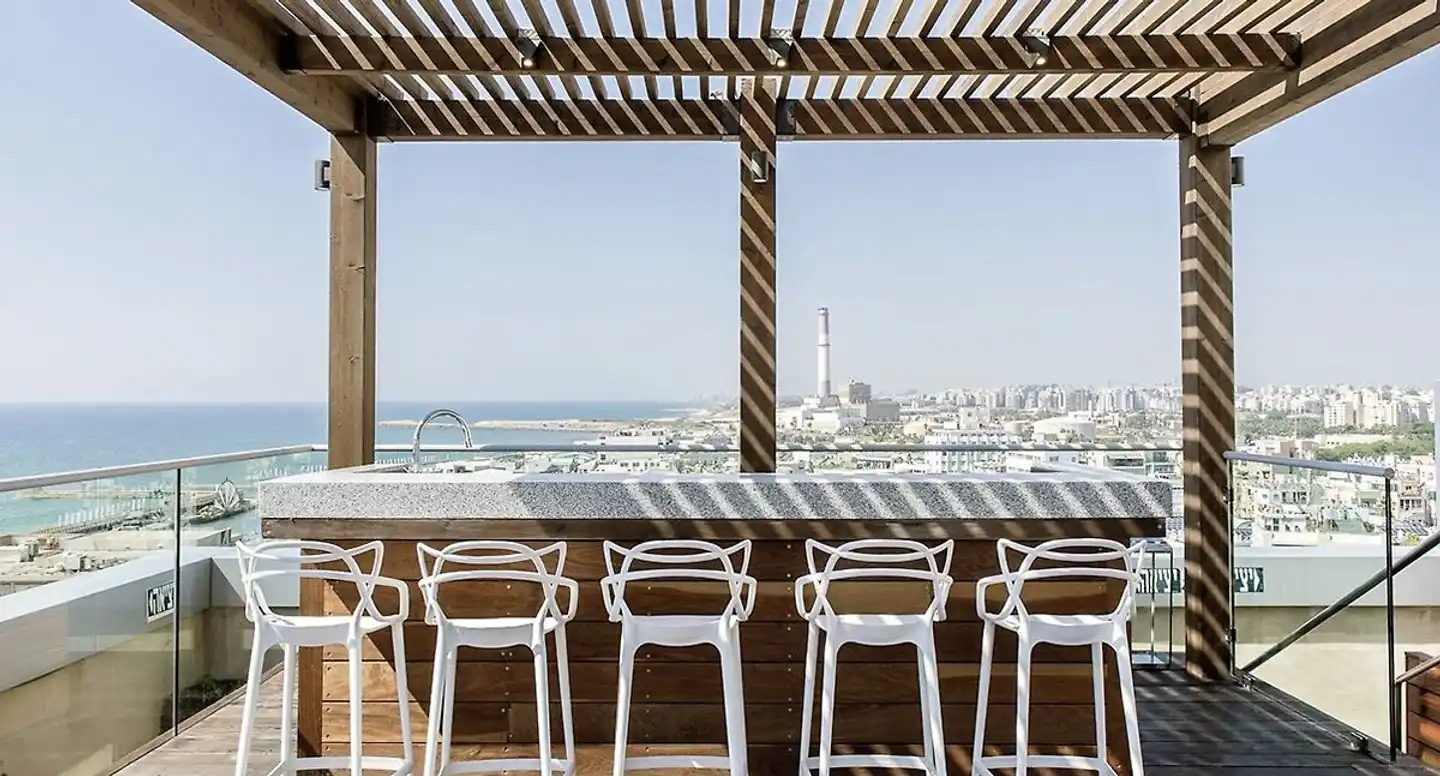Tal Hotel by the Beach Bar