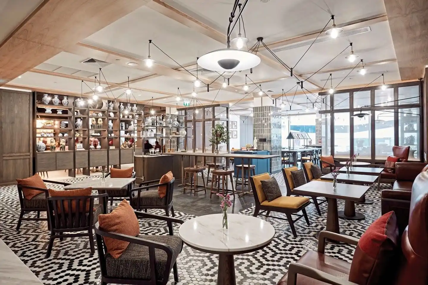 Montien Hotel Surawong Bangkok Bar