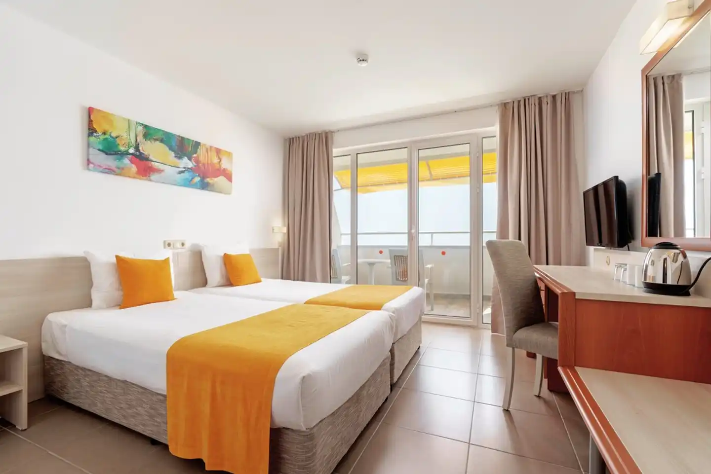 AluaSun Helios Beach Wohnbeispiel