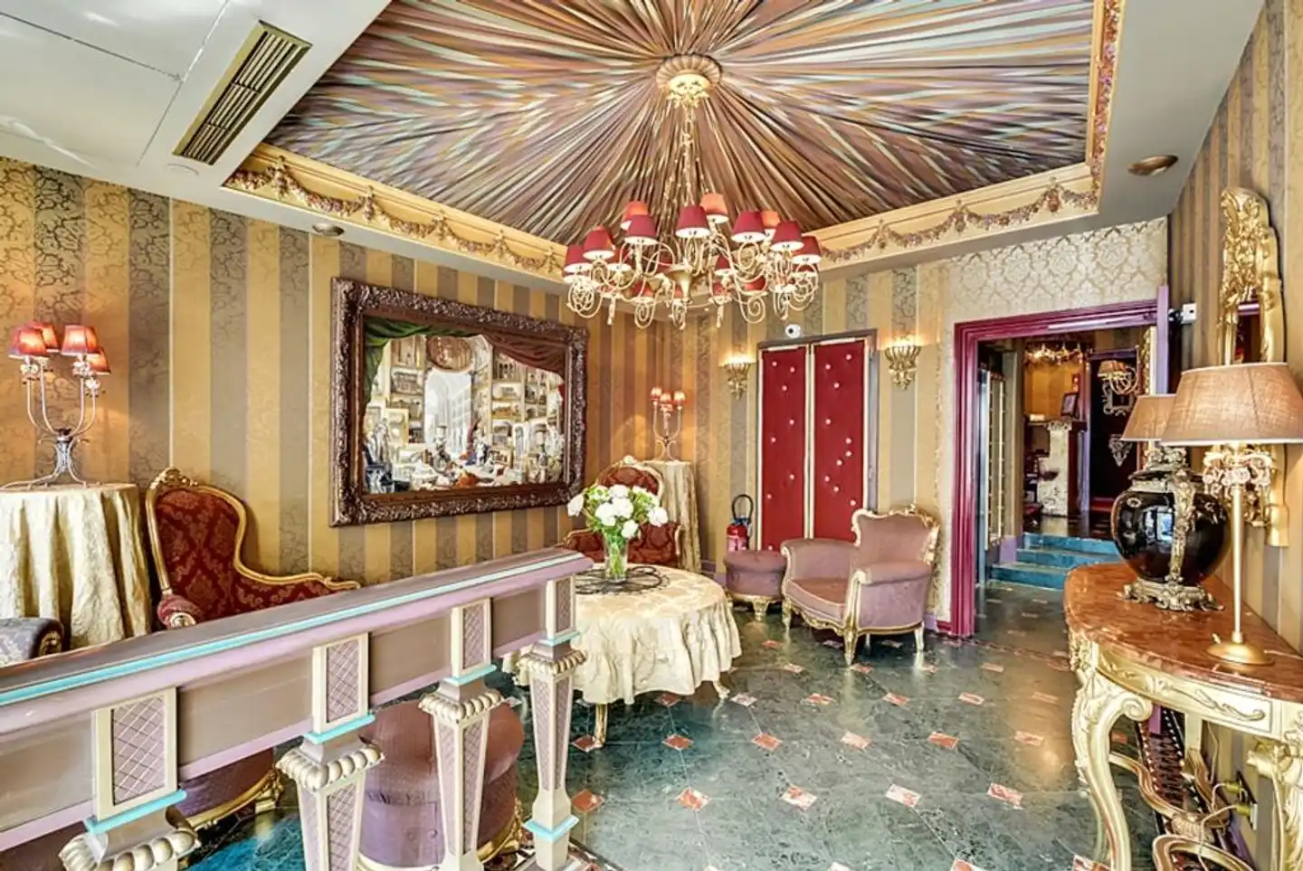 Villa Royale Bar