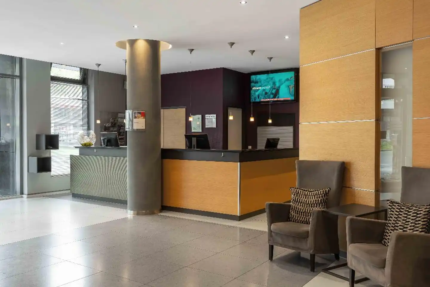 Ramada by Wyndham Essen Lobby