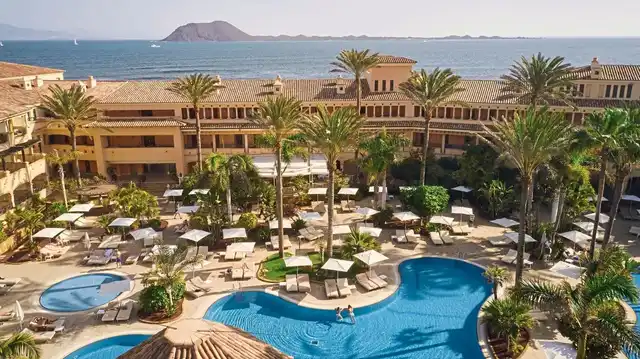Secrets Bahía Real Resort & Spa Pool